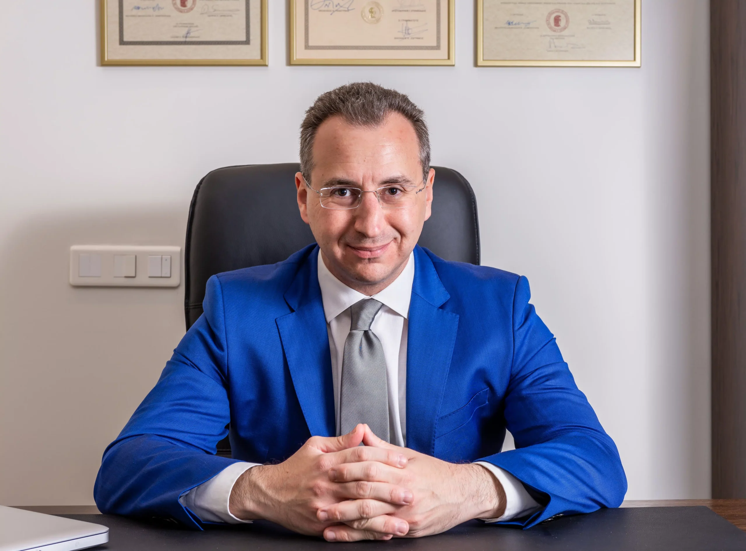 Dr Αποστόλου Case Study